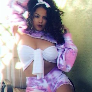 Meet your Posher, Cynthia